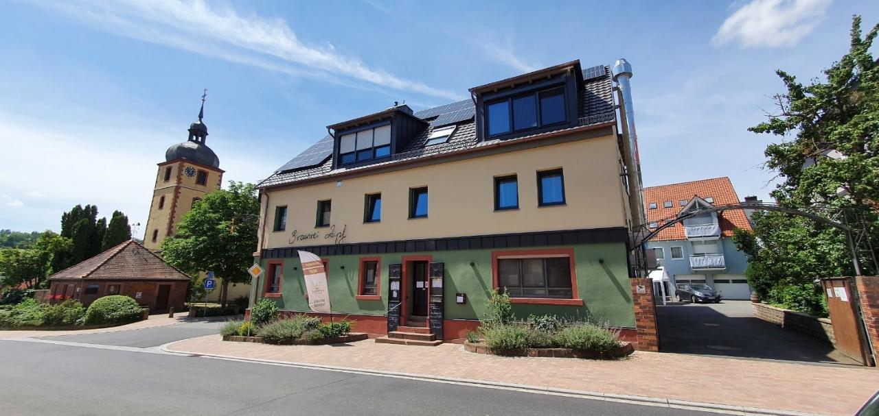 Wirtshaus & Hotel Zur Alten Brauerei Zapf Uettingen Exteriör bild