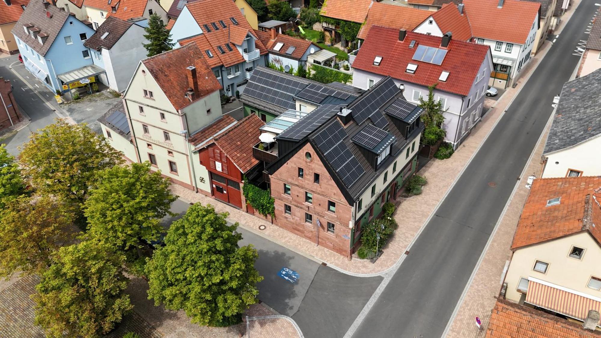 Wirtshaus & Hotel Zur Alten Brauerei Zapf Uettingen Exteriör bild