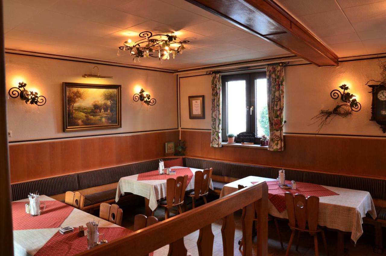 Wirtshaus & Hotel Zur Alten Brauerei Zapf Uettingen Exteriör bild