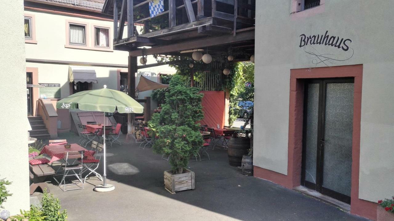 Wirtshaus & Hotel Zur Alten Brauerei Zapf Uettingen Exteriör bild