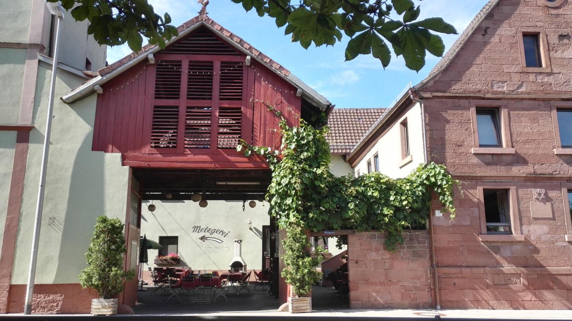 Wirtshaus & Hotel Zur Alten Brauerei Zapf Uettingen Exteriör bild